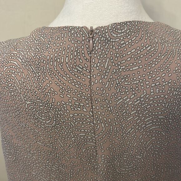 Rose & Olive tan white patterned sleeveless sheer blouse Size L EUC - Picture 7 of 10